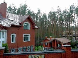 Азаров имения КЗ 4.jpg