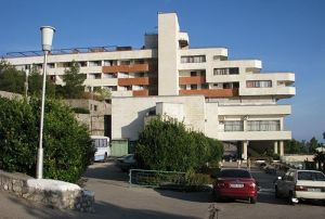 Главный корпус базы отдыха «Мыс Айя».jpg