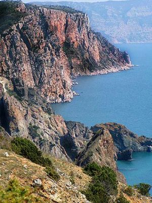 Скалы мыса Айя.jpg