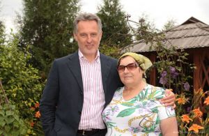 Фирташ с мамой Марией Григорьевной.jpg