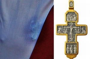 Янукович крест.jpg